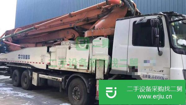 山東出售二手13年奔馳56米泵車