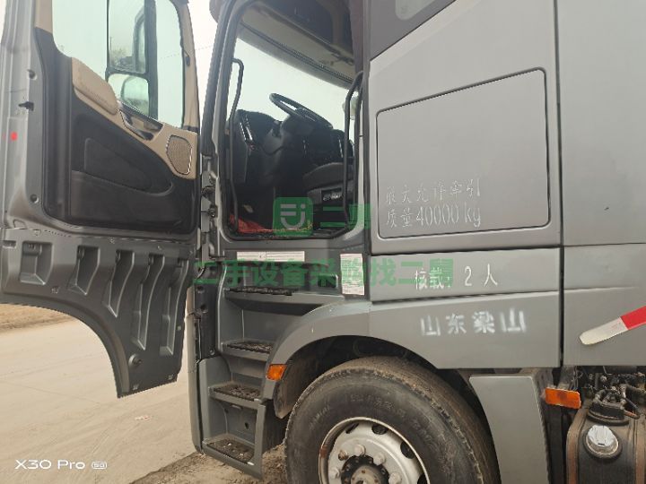 出售二手的18年的原版精品江淮重卡牽引車