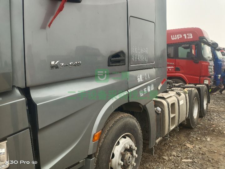 出售二手的18年的原版精品江淮重卡牽引車