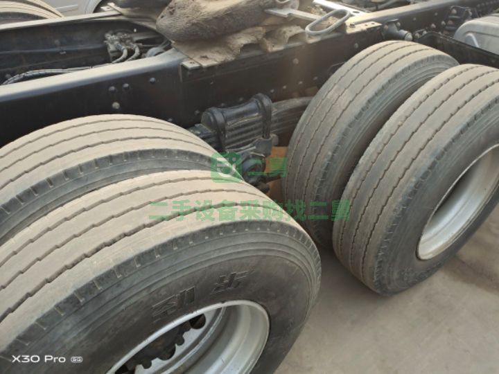 出售原版精品二手重卡天龍啟航版牽引車