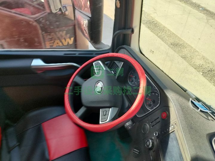 出售19年的一汽解放J7/550馬力牽引車