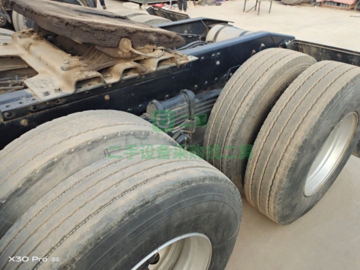 出售原版精品二手重卡天龍啟航版牽引車