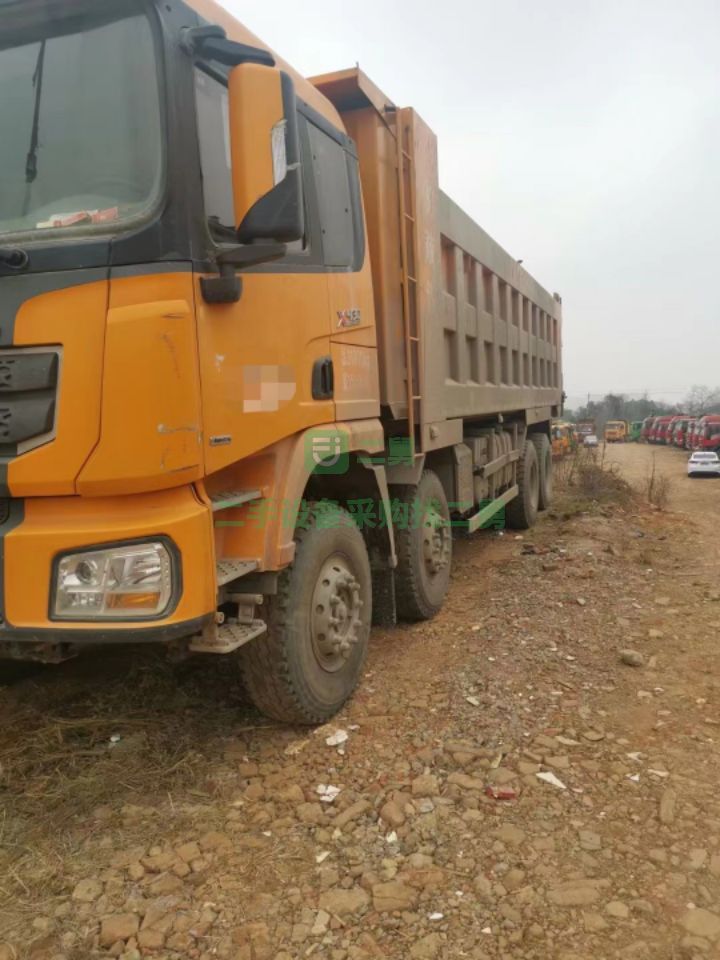 出售二手的九成新的430馬力德龍X3000自卸車