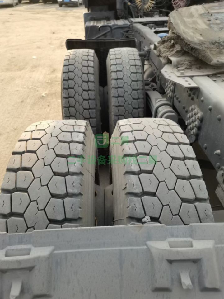 出售精品車一年七個(gè)月東風(fēng)天龍VL 400牽引車，支持分期，掛靠