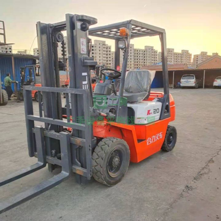 山東出售二手的九成新的合力兩噸叉車