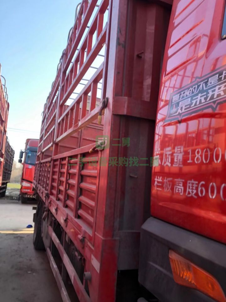 出售兩年五個月解放龍V貨車 220馬力，6.8米高欄貨車