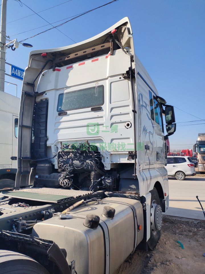 出售18年的重汽汕德卡C7H/540馬力自動擋牽引車