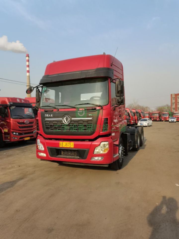 出售精品車一年七個(gè)月東風(fēng)天龍VL 400牽引車，支持分期，掛靠