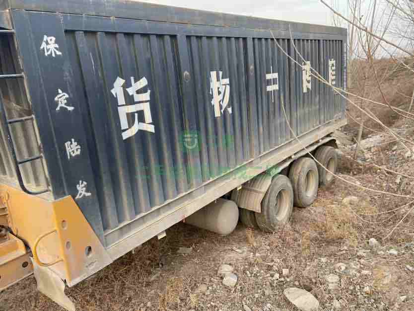 出售19年的8米平板后翻半掛車