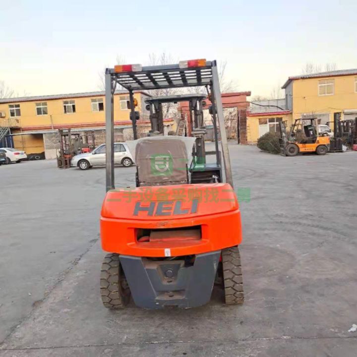 山東出售二手的九成新的合力兩噸叉車