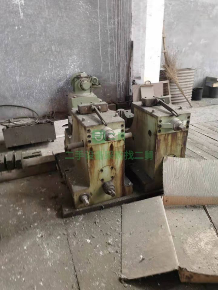 出售二手八成新的險峰機床廠M84100B軋輥磨床
