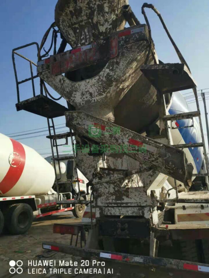 出售14年德龍國四攪拌車，濰柴發動機336力，進口減速機