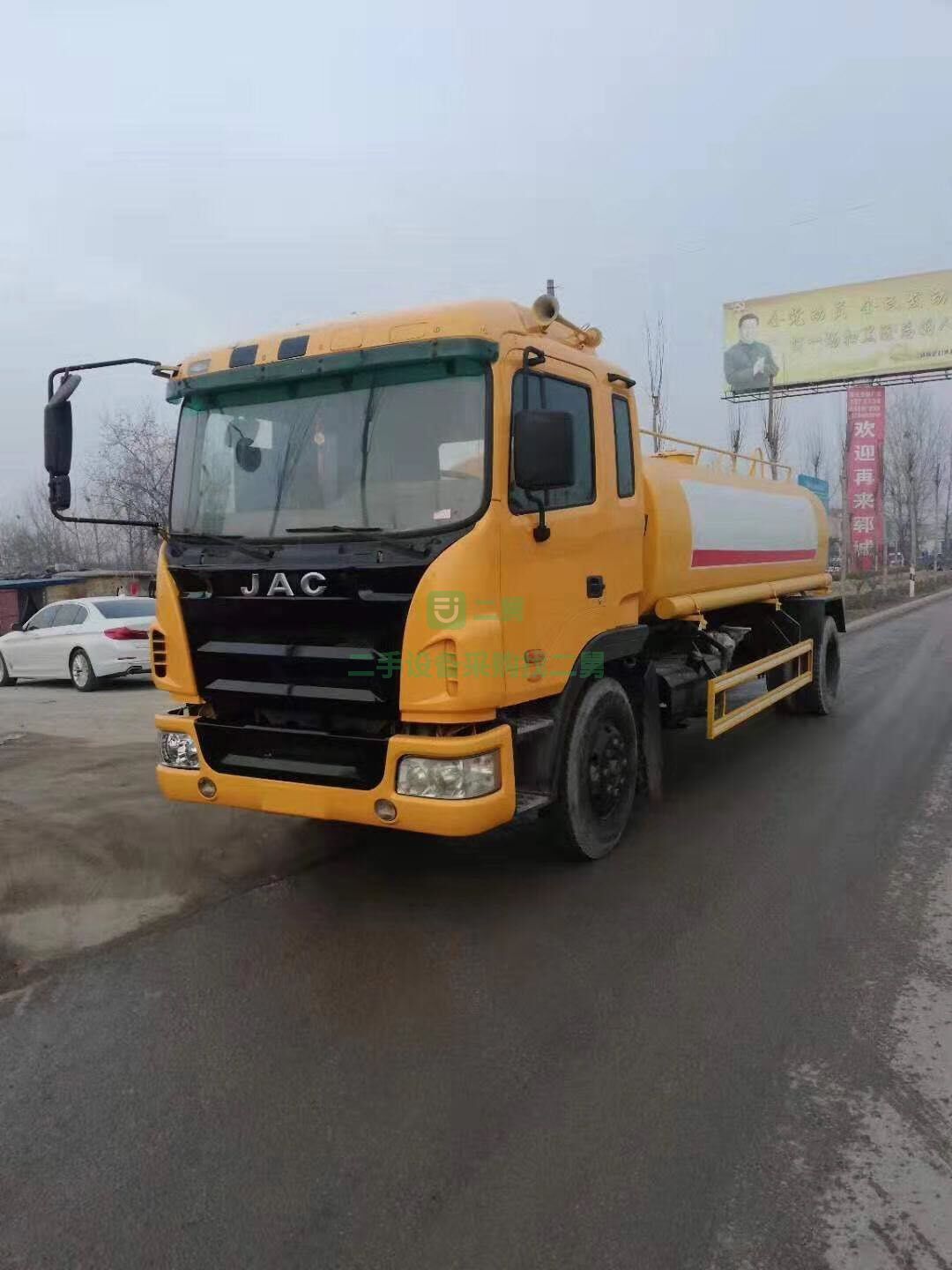 山東出售二手的東風(fēng)10噸大型灑水車