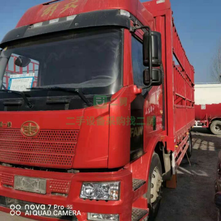 出售一臺19年國五解放J6L貨車，6缸240馬力，高頂雙臥