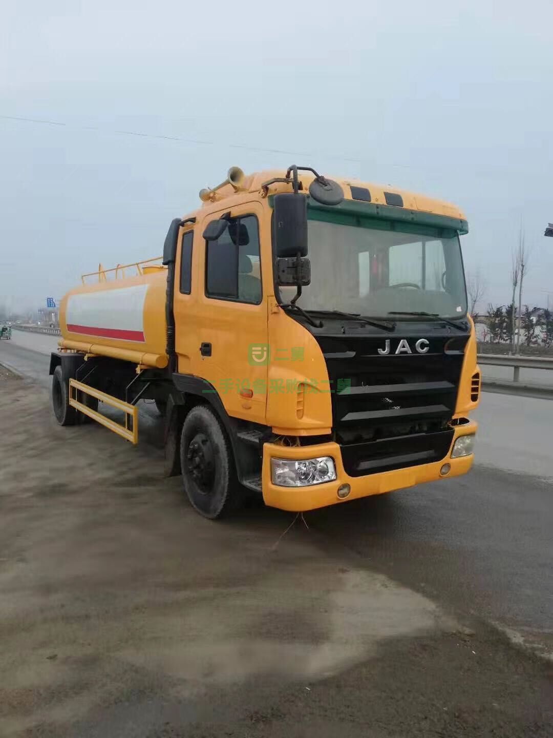山東出售二手的東風(fēng)10噸大型灑水車