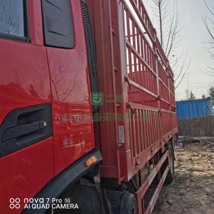 出售20年6.8米高欄貨車8速，245馬力，康明斯發動機