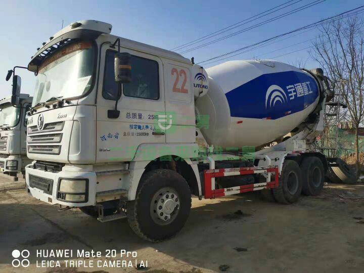 出售14年德龍國四攪拌車，濰柴發動機336力，進口減速機