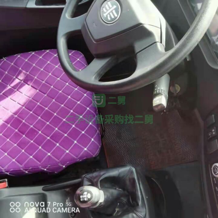 出售一臺19年國五解放J6L貨車，6缸240馬力，高頂雙臥