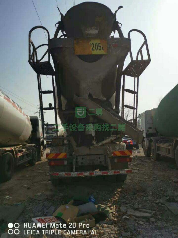 出售一臺9年豪沃國五攪拌車亞特上莊重汽發動機