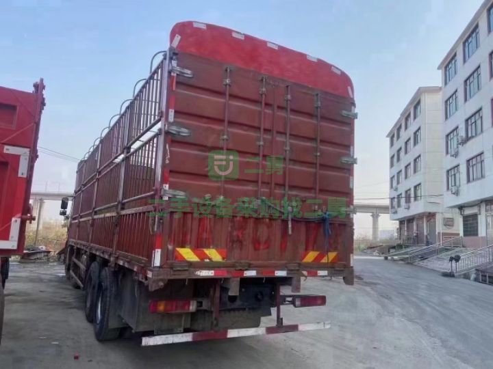 出售19年的解放前四后八420馬力貨車