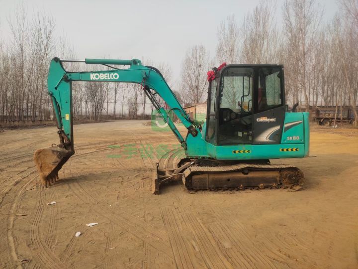 出售17年的九成新的神鋼60挖掘機