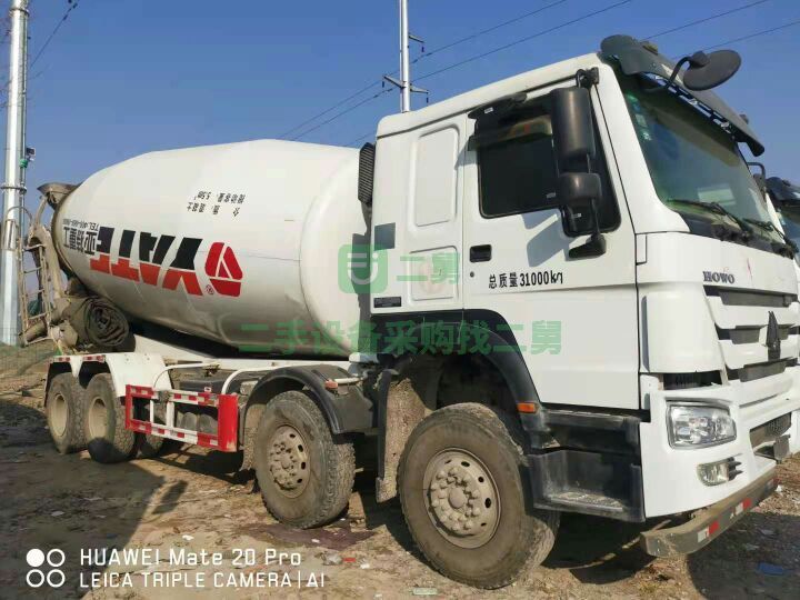 出售19年上戶攪拌車 國五豪沃亞特 重汽發動機380馬力