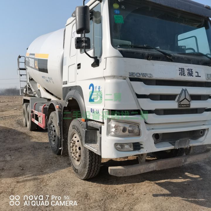出售19年的豪沃唐鴻大20方國五攪拌車