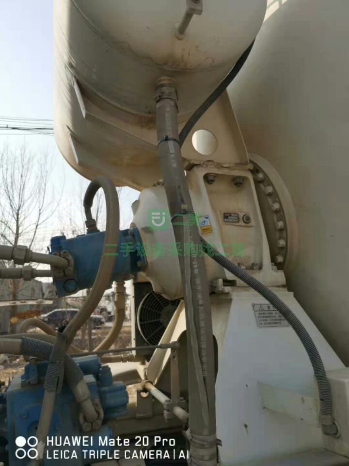 出售20年豪沃國(guó)五輕量化攪拌車 德國(guó)曼發(fā)動(dòng)機(jī)  340馬力