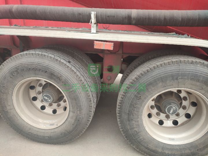 出售陜汽德龍新M3000牽引車430馬力帶33方散裝水泥罐車