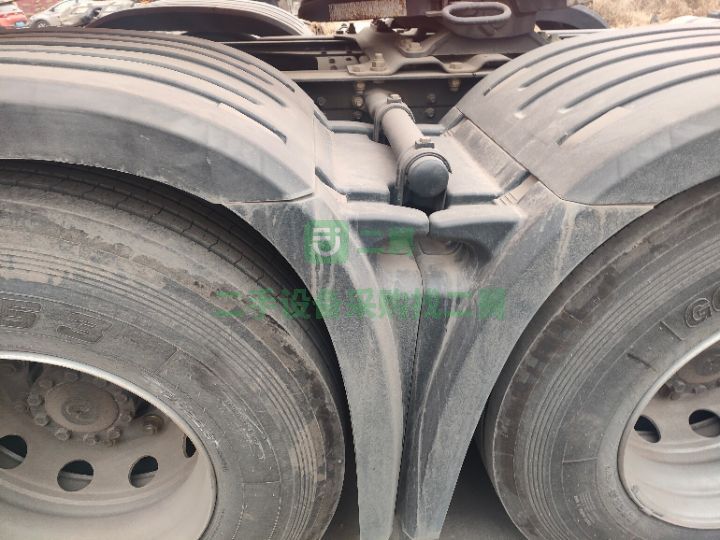 出售陜汽德龍新M3000牽引車430馬力帶33方散裝水泥罐車