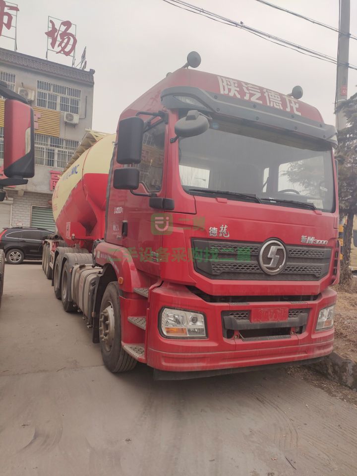 出售陜汽德龍新M3000牽引車430馬力帶33方散裝水泥罐車
