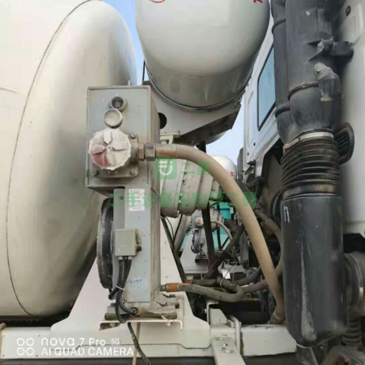 出售18年國五三一攪拌車340馬力  重汽發動機12方