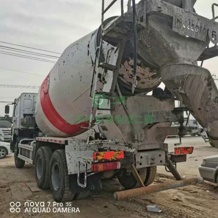出售18年國五三一攪拌車340馬力  重汽發動機12方