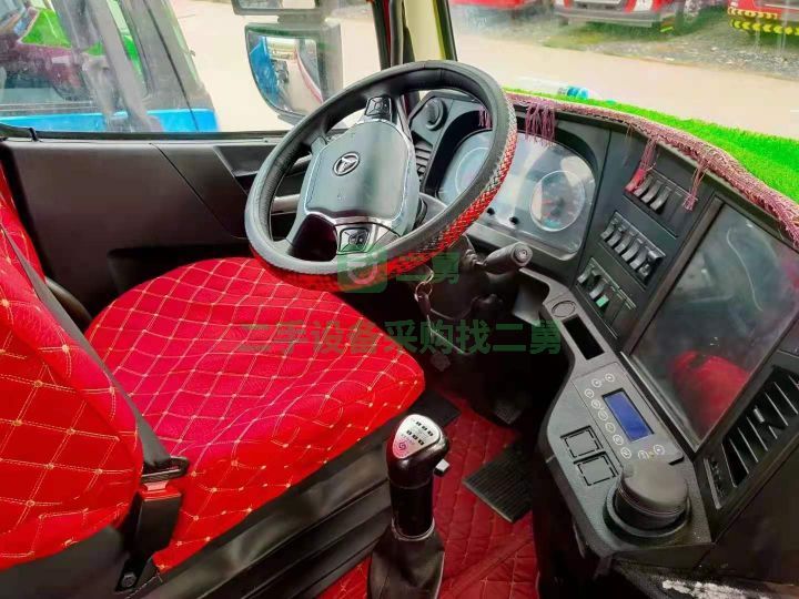出售二手19年的三一重工牽引車