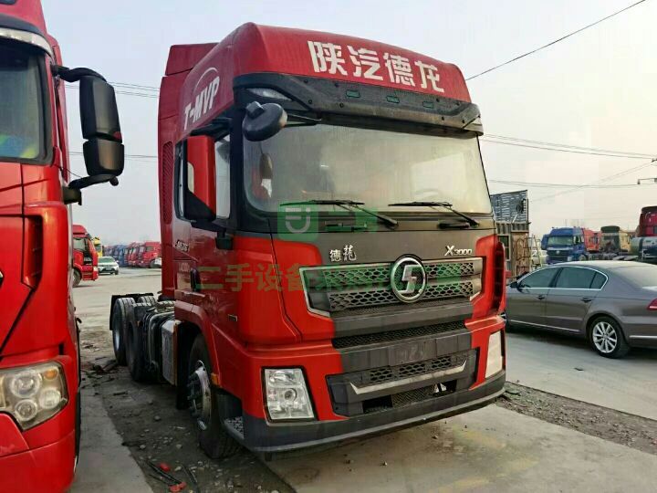 出售一臺19年6月陜汽德龍雙曲輕量化牽引車