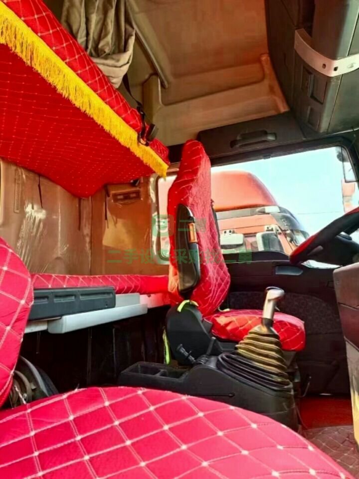 出售一臺18年7月汕德卡國五，540馬力，帶原車液緩，牽引車