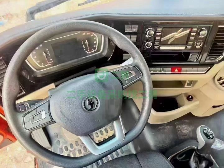 出售德龍新M3000S，430馬力牽引車