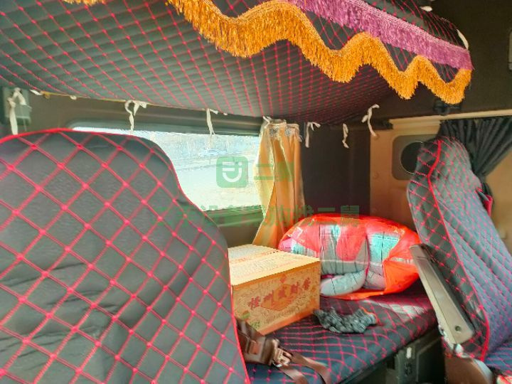 出售二手的19年的天龍旗艦560馬力牽引車