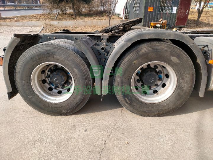 出售二手的19年的天龍旗艦560馬力牽引車