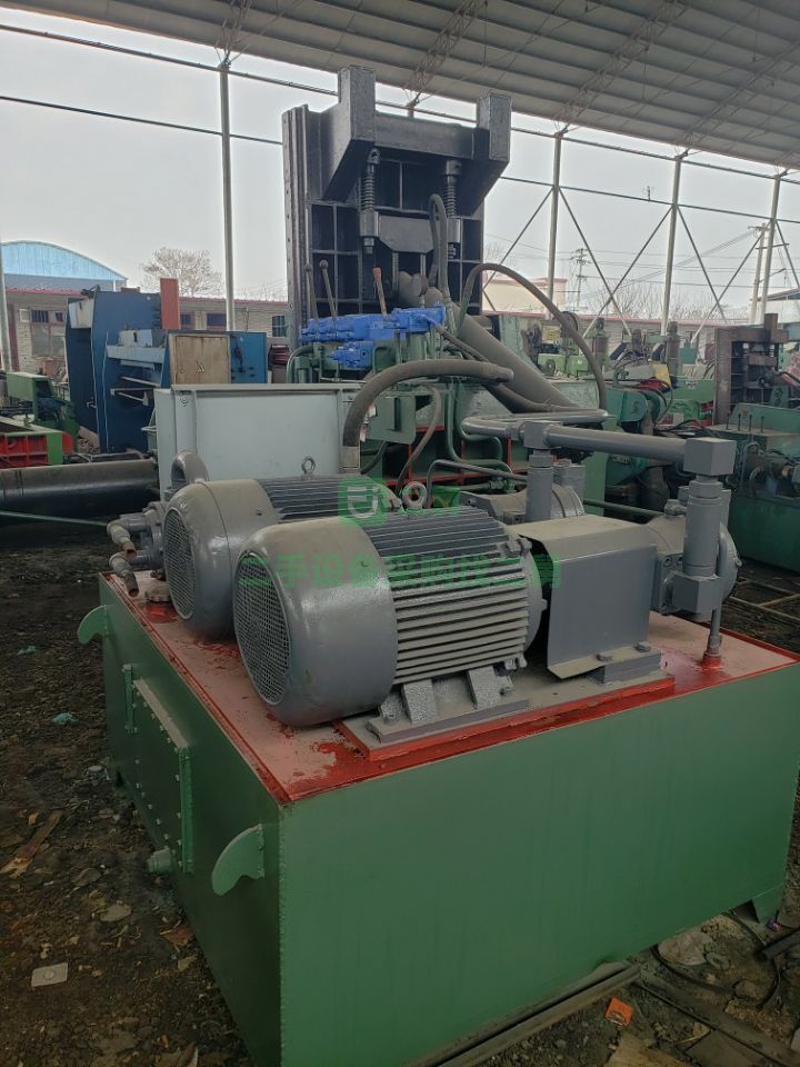 出售二手的九成新的250T金屬液壓壓塊機