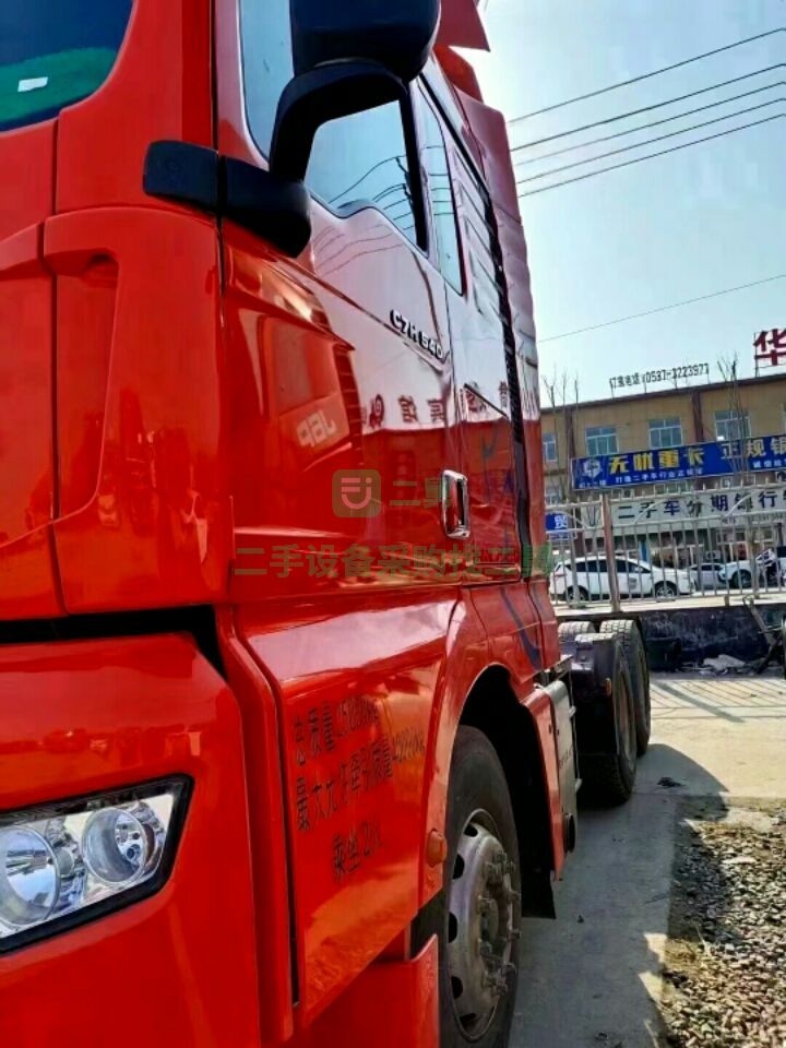 出售一臺18年7月汕德卡國五，540馬力，帶原車液緩，牽引車