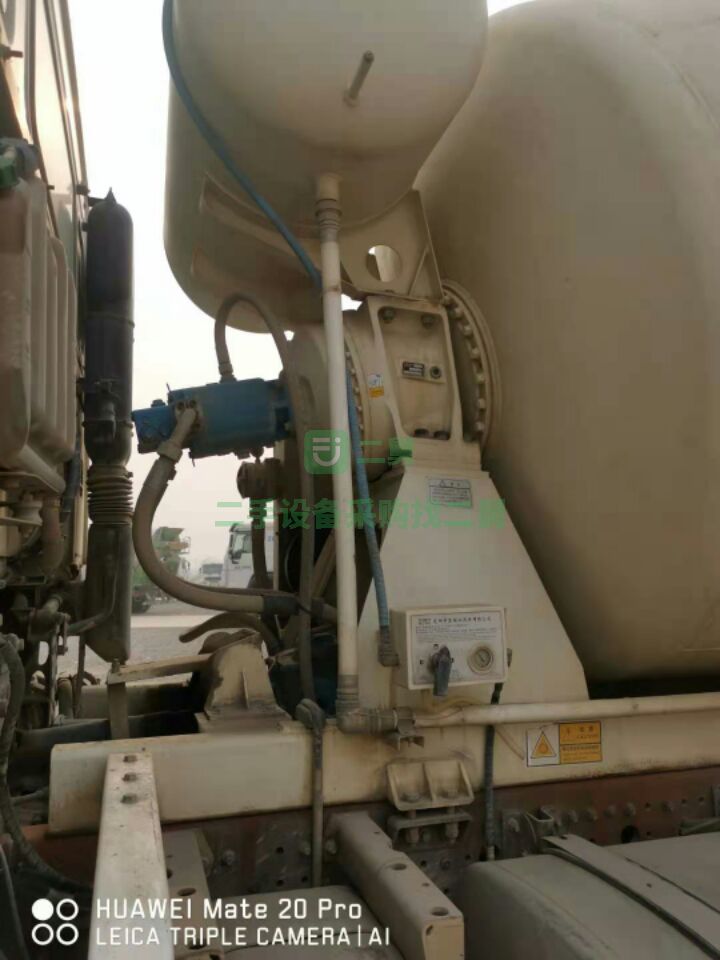 出售18年重汽發動機340馬力攪拌車進口Pmp減速機