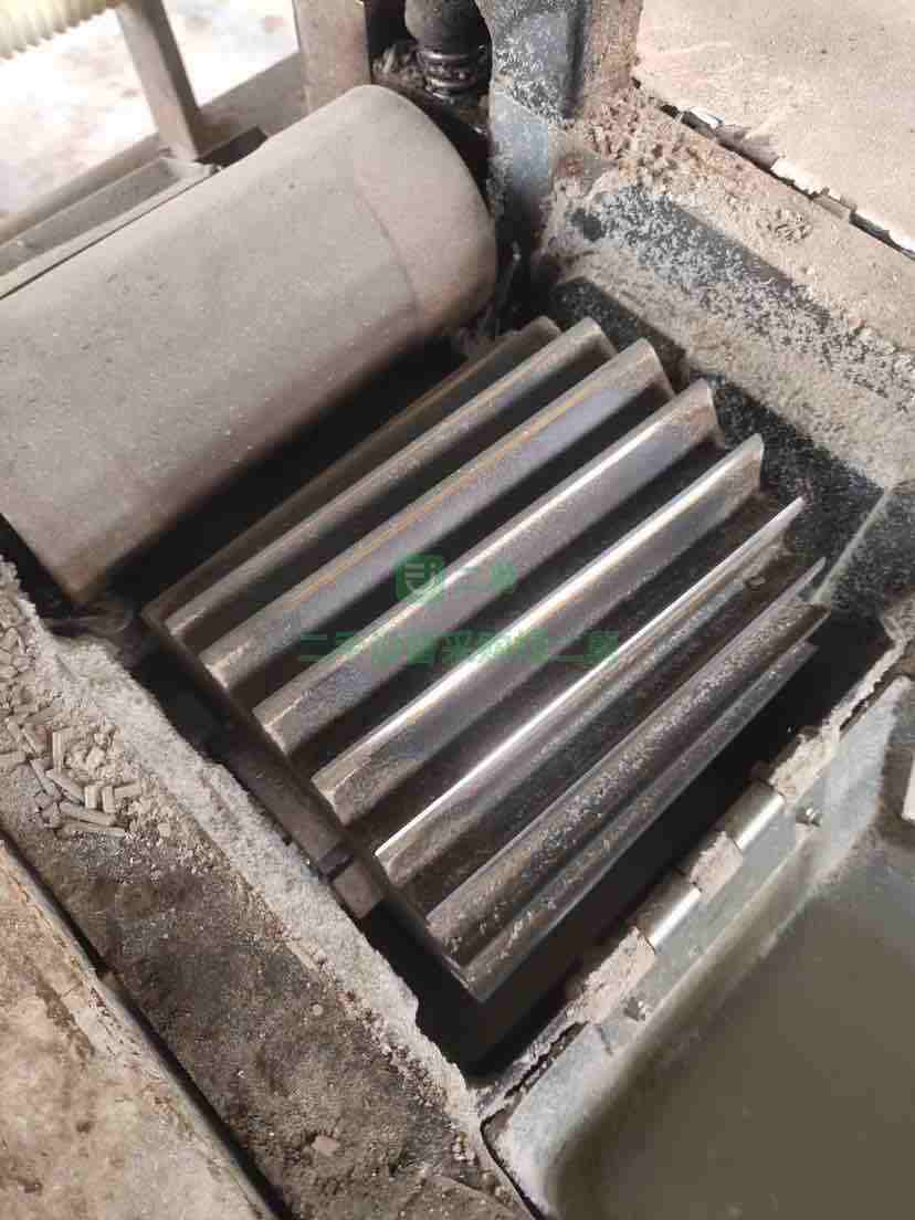 河北出售二手的塑料擠塑板泡沫破碎機設備