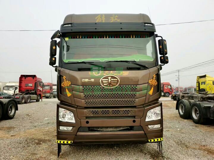 出售17年年底解放JH6牽引車500馬力 錫柴發動機
