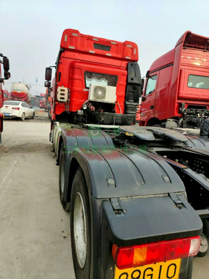 出售一臺(tái)17年10月份上戶牽引車一汽解放J6P_460馬力