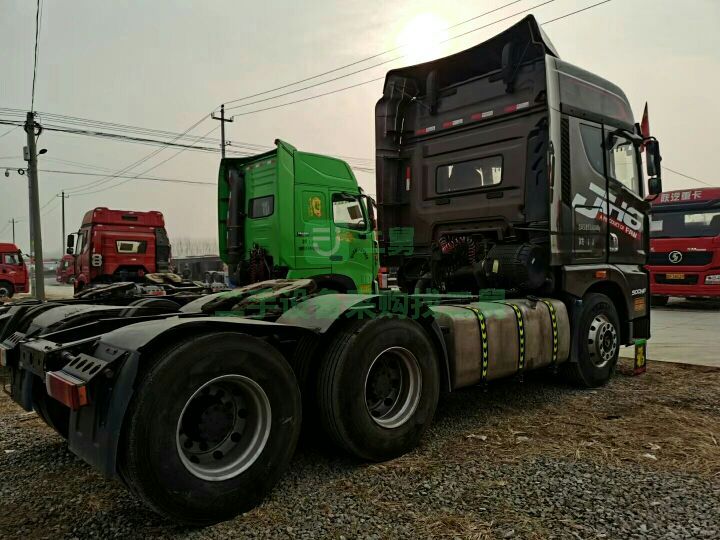 出售17年年底解放JH6牽引車500馬力 錫柴發動機