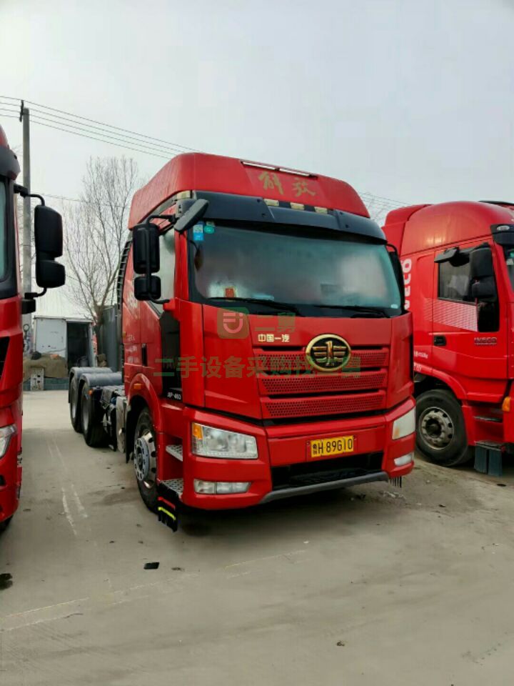 出售一臺(tái)17年10月份上戶牽引車一汽解放J6P_460馬力