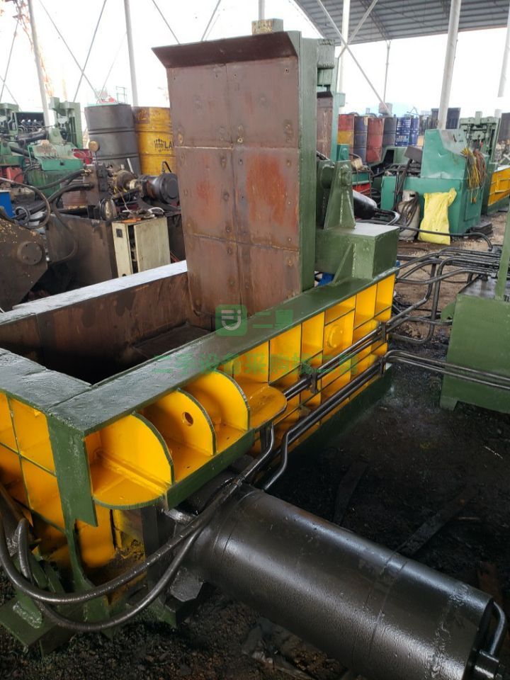 出售二手18年的125八角包塊金屬液壓壓塊機