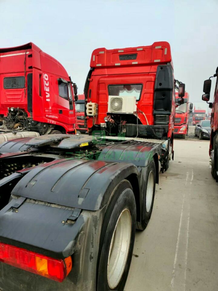 出售一臺(tái)17年10月份上戶牽引車一汽解放J6P_460馬力