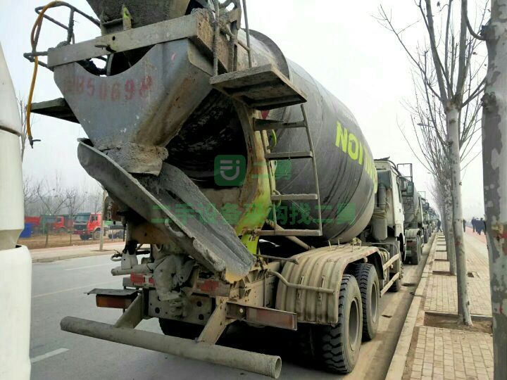 出售臺17年豪沃大二十方攪拌車中聯(lián)上裝國五排放